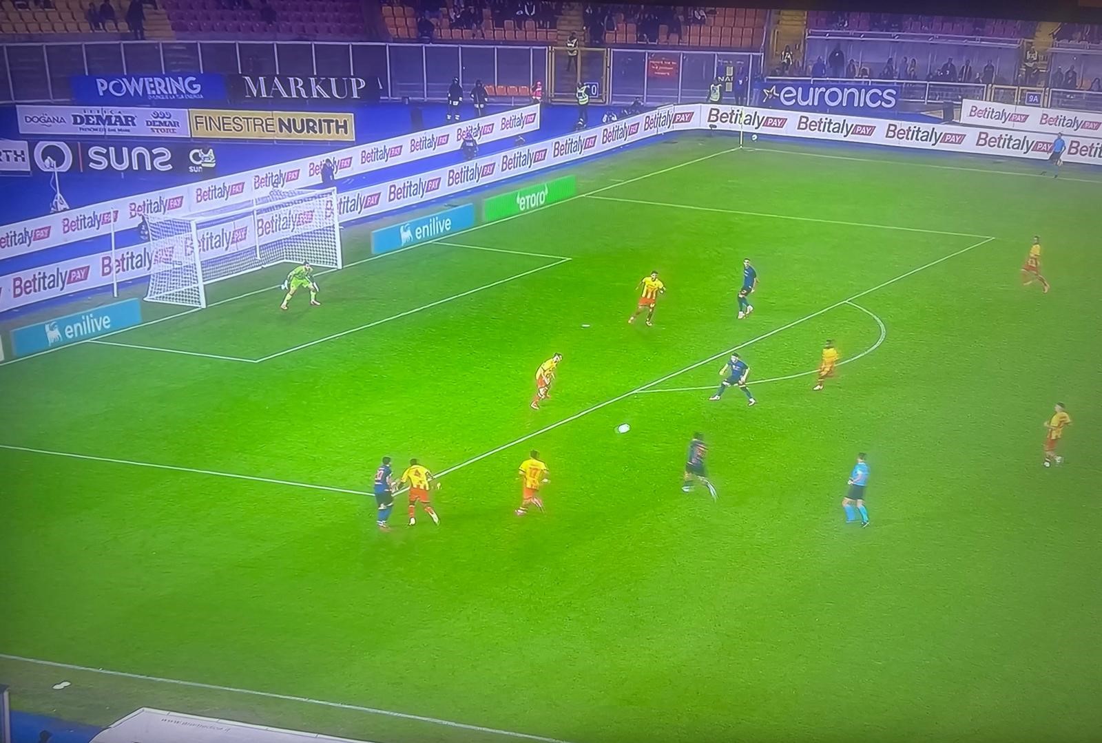 Lecce-Napoli 0-1: Savic respinge un rigore calciato da Camarda e gol decisivo di Anguissa