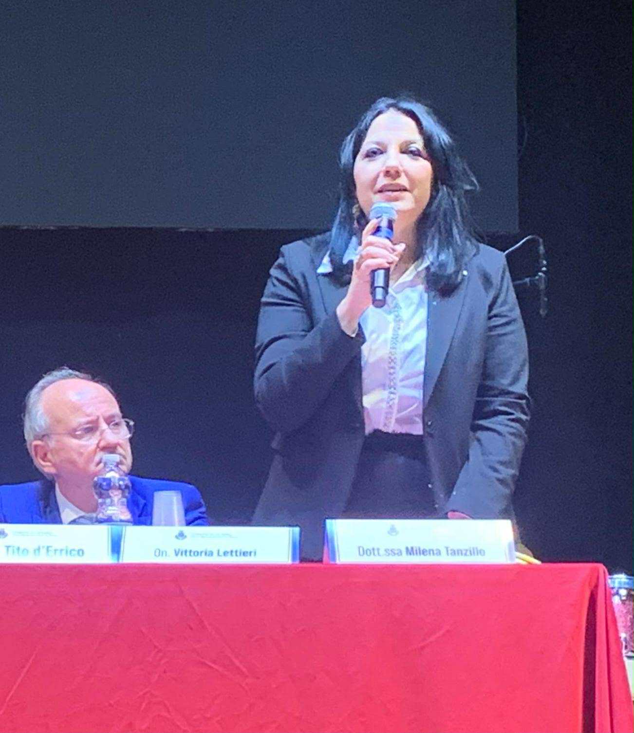 “Adolescenti in ascolto”, successo per la formazione genitoriale al Teatro Italia di Acerra