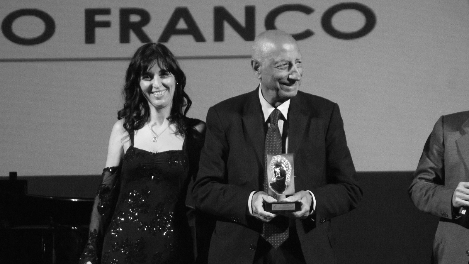 Grande successo per la “79esima edizione del Festival Internazionale del Cinema di Salerno” Grande successo per la “79esima edizione del Festival Internazionale del Cinema di Salerno”