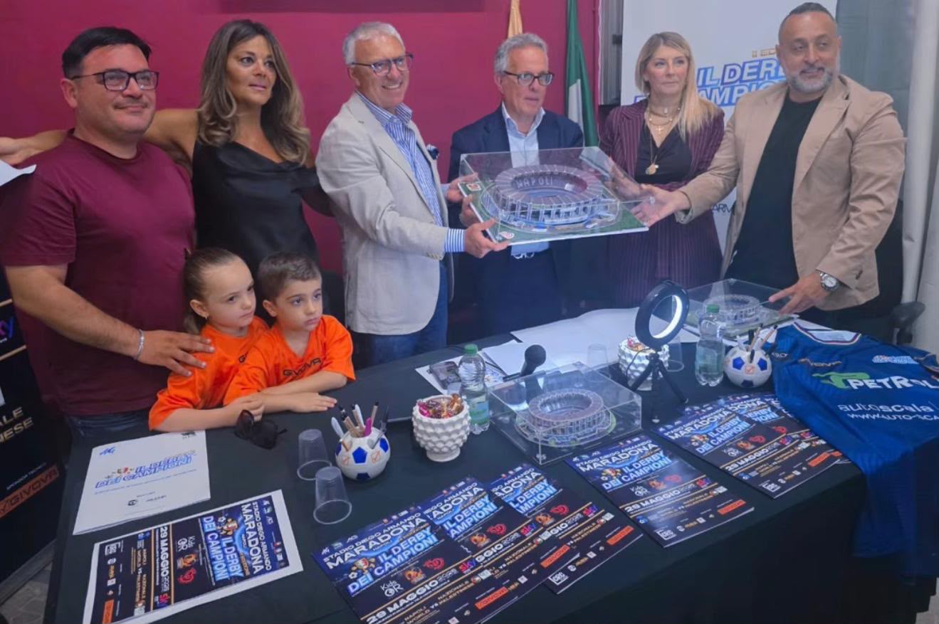 Il Derby dei Campioni: al Maradona una grande festa di sport, spettacolo e solidarietà. Raccolti 26.455 euro devoluti in beneficenza